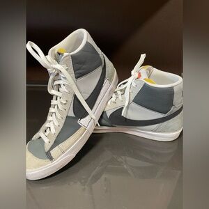 Nike Blazers gray white EUC Men’s Mid Pro Club Size 12 yellow foam mid pro club